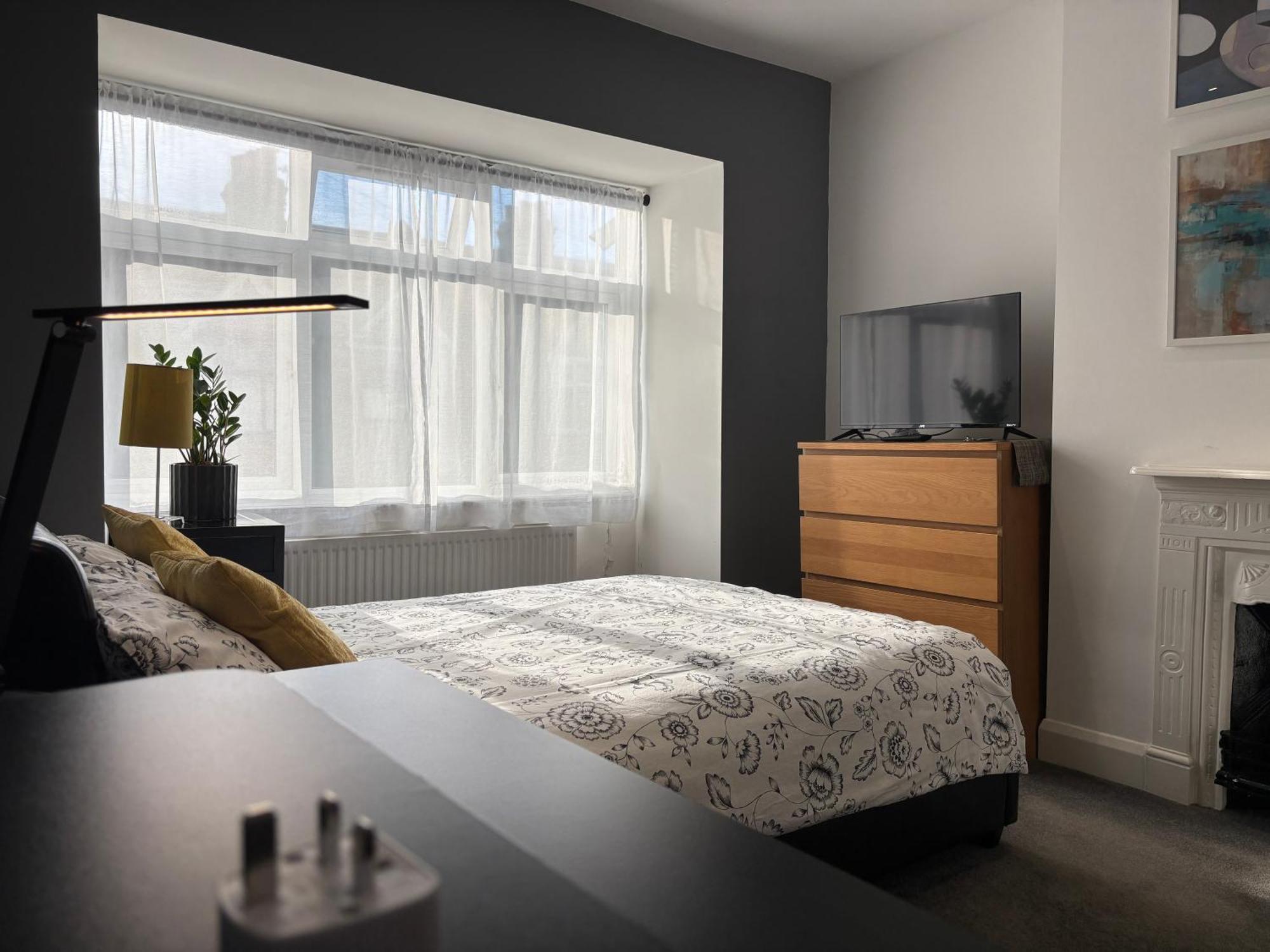 Hotel Entire House Floor Perfect For Couples & Freelancers - Available For Single Too London Exterior foto
